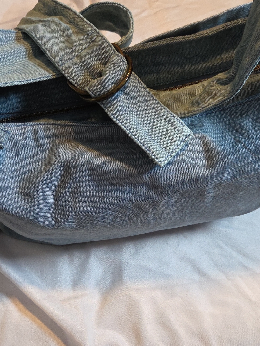 Camp Crush Sling Bag - Picture 9 of 10
